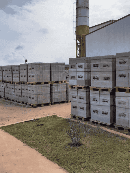 Parpaings Soliid Buildermats pour la construction au Cameroun