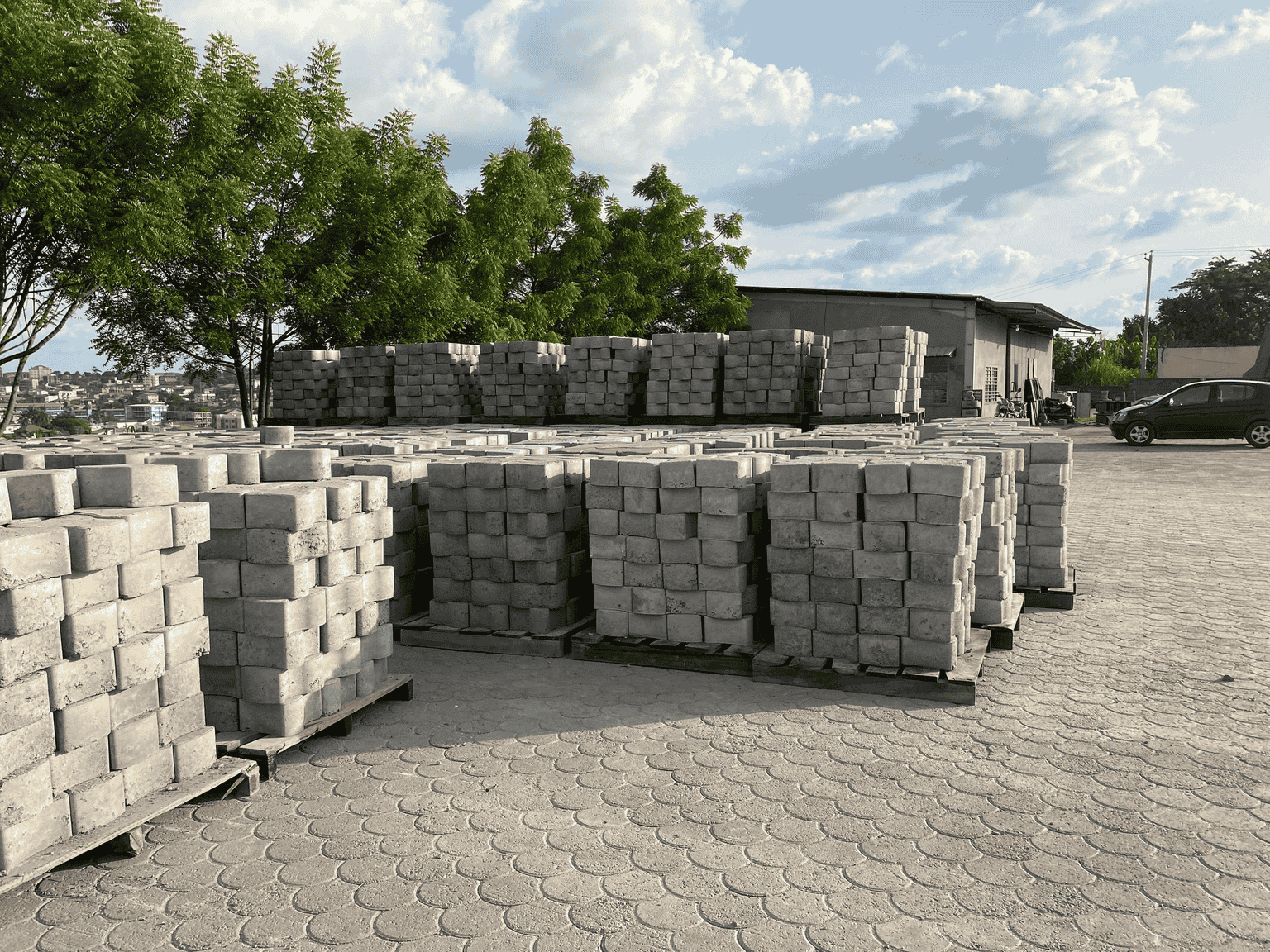 Parpaings Soliid Buildermats pour la construction au Cameroun